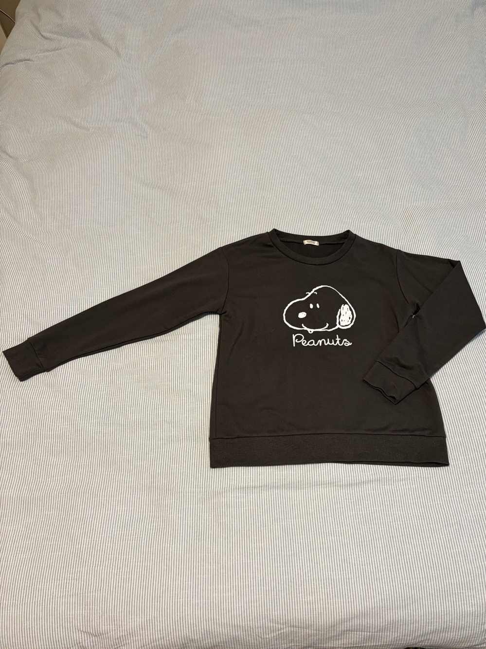Kid’s Peanuts Navy Crewneck Sweatshirt with White Snoopy Graphic Size 150